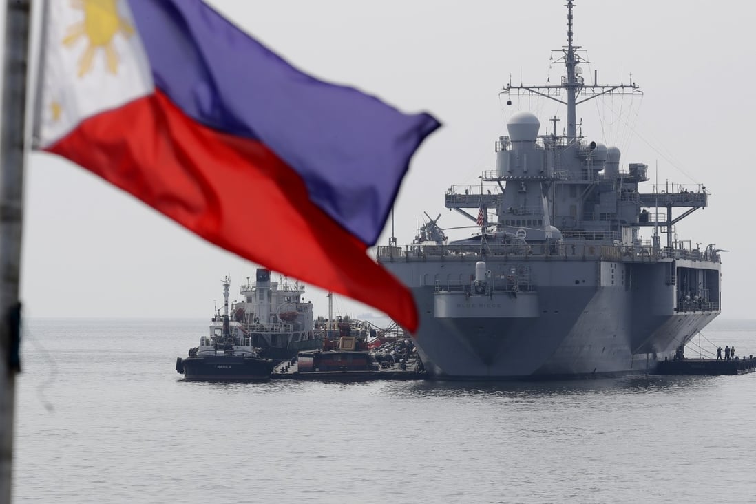 The USS Blue Ridge (LCC-19) anchored off Manila Bay in 2019. File photo: AP