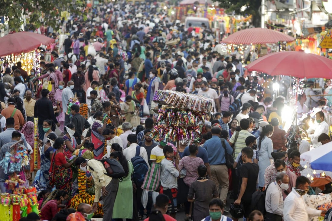 Diwali Shopping Frenzy Boosts Hope For Indian Economy Amid Fears Of Coronavirus Surge South China Morning Post Shopping in chennai the state of tamil nadu is reputed throughout the world for its rich culture heritage besides its incomparable arts and crafts. diwali shopping frenzy boosts hope for