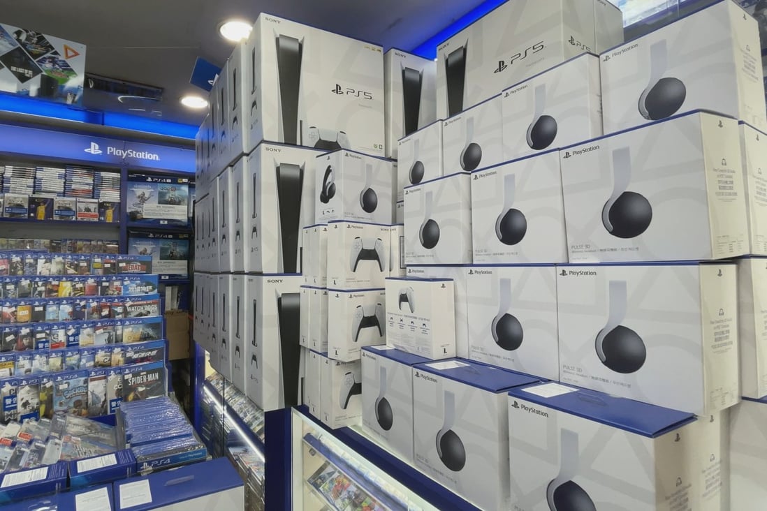 Sony Corp's PlayStation 5 video game console was already out of stock when it went on sale on November 19, forcing some gamers to spend as much as twice the retail price to get their hands on one. Photo: Chris Chang