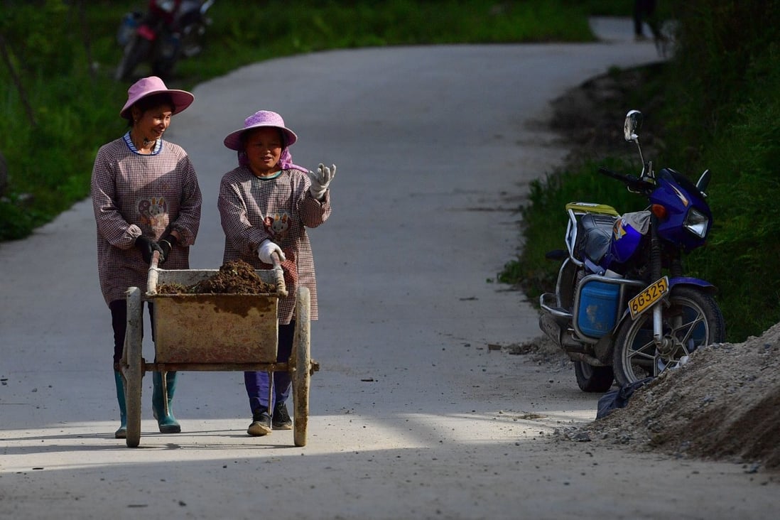Poverty in China is defined as an annual cash income of 2,300 yuan (US$349), set using 2010 prices, or around 4,000 yuan (US$607) in annual income at current prices. Photo: Xinhua