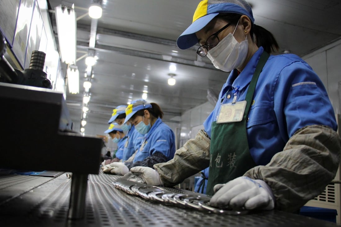 Chinese factory owners scrambling to find enough workers to keep pace with overseas orders. Photo: Xinhua