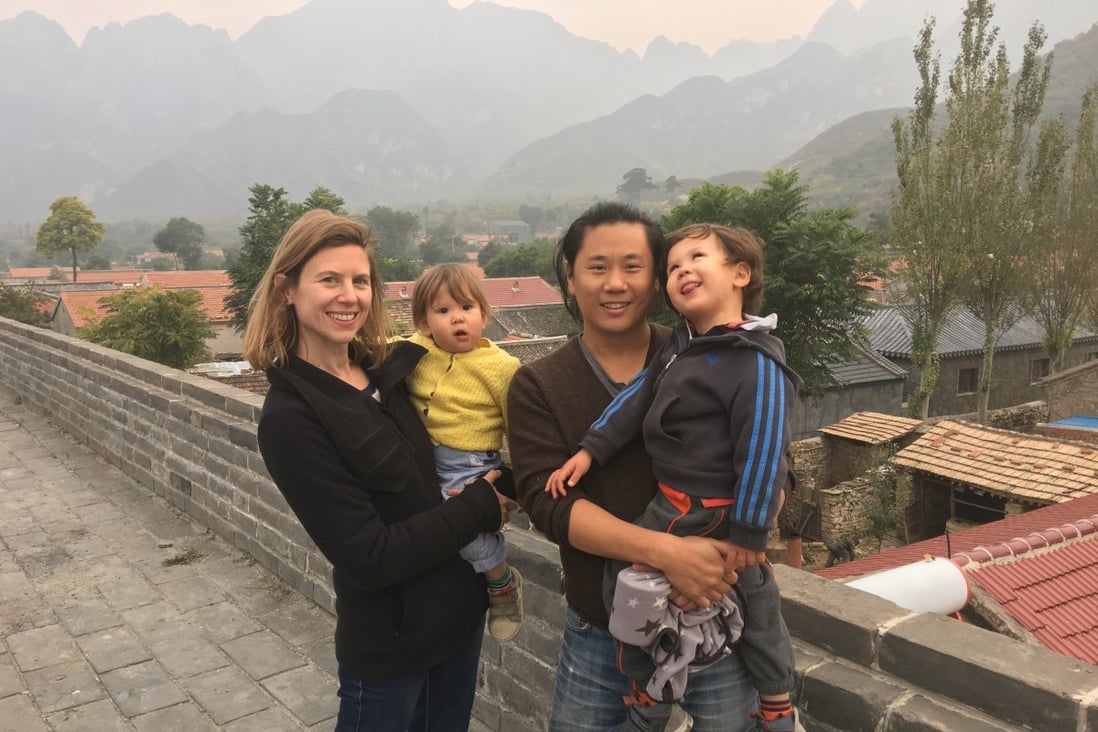 Warga Belanda keturunan Indonesia-China, Huihan Lie bersama istri dan dua orang anaknya di Belanda