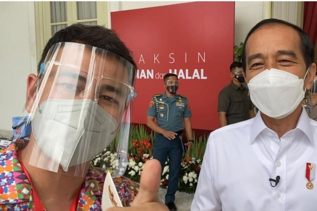 Raffi Ahmad posts a selfie of himself and Indonesian President Joko Widodo after his inoculation. Photo: Instagram