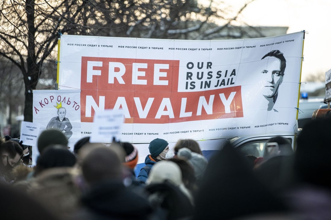 People at a rally to protest against the detention of Alexei Navalny. Photo: dpa