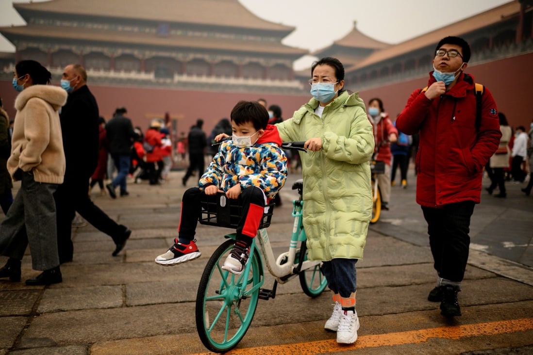 Heavy smog outside the Forbidden City in Beijing on Saturday. Photo: AFP