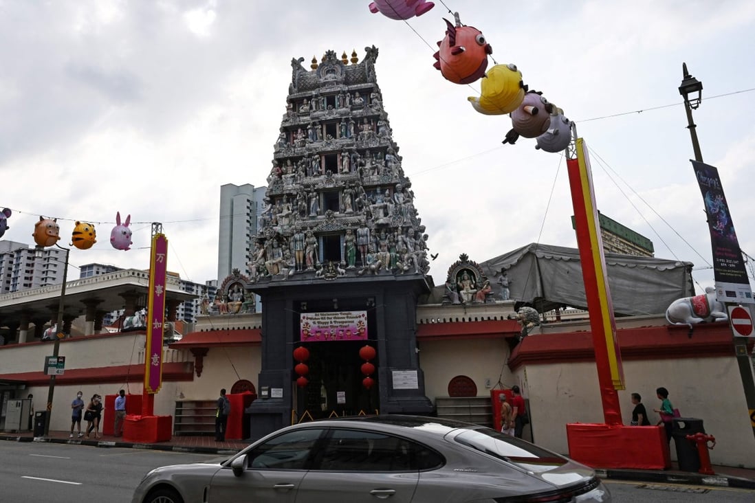 singapore-charges-hindu-temple-priest-who-pawned-gold-jewellery-for-us
