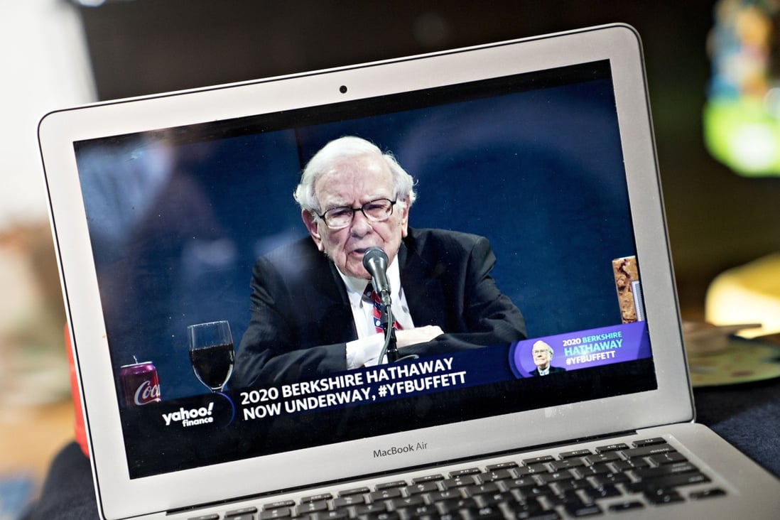 Warren Buffet, chairman and chief executive officer of Berkshire Hathaway Inc., speaks during the virtual Berkshire Hathaway annual shareholders meeting seen on a laptop computer in Arlington, Virginia, on Saturday, May 2, 2020. Photo: Bloomberg