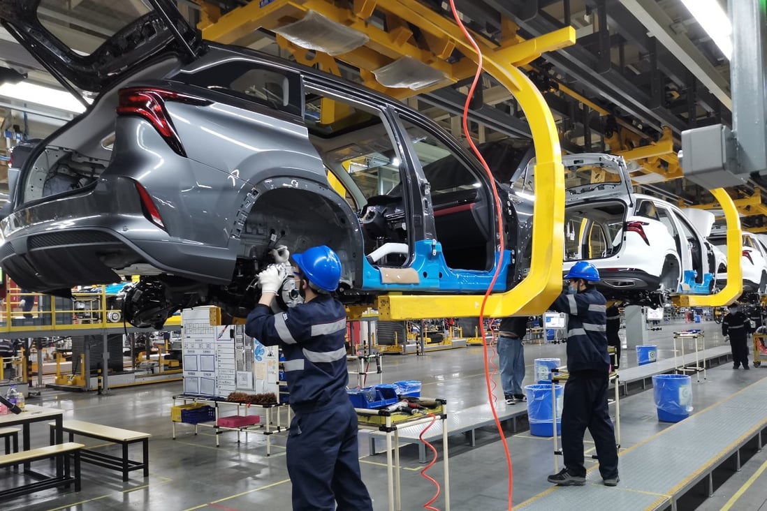 The Caixin/Markit manufacturing purchasing managers’ index (PMI) fell to 50.9 in February, the lowest level since May. Photo: Xinhua
