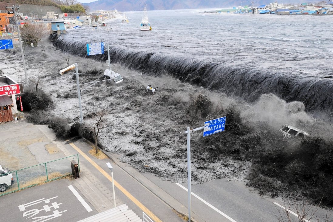 A wave approaches Miyako City in Iwate Prefecture, northeast Japan, after a magnitude 9.1 earthquake hit the area on March 11, 2011. Photo: Reuters