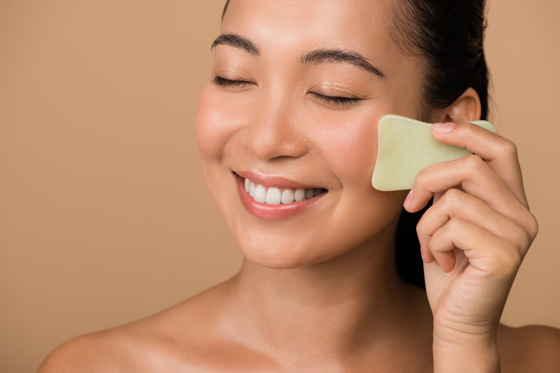 Gua sha: benefits, techniques, skin prep, what to avoid and why the