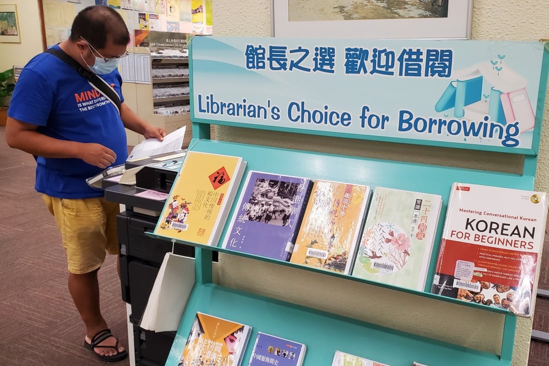 Books displayed on the ‘Librarian’s choice for borrowing’ shelf at Shek Tong Tsui Public Library. Photo: Edmond So