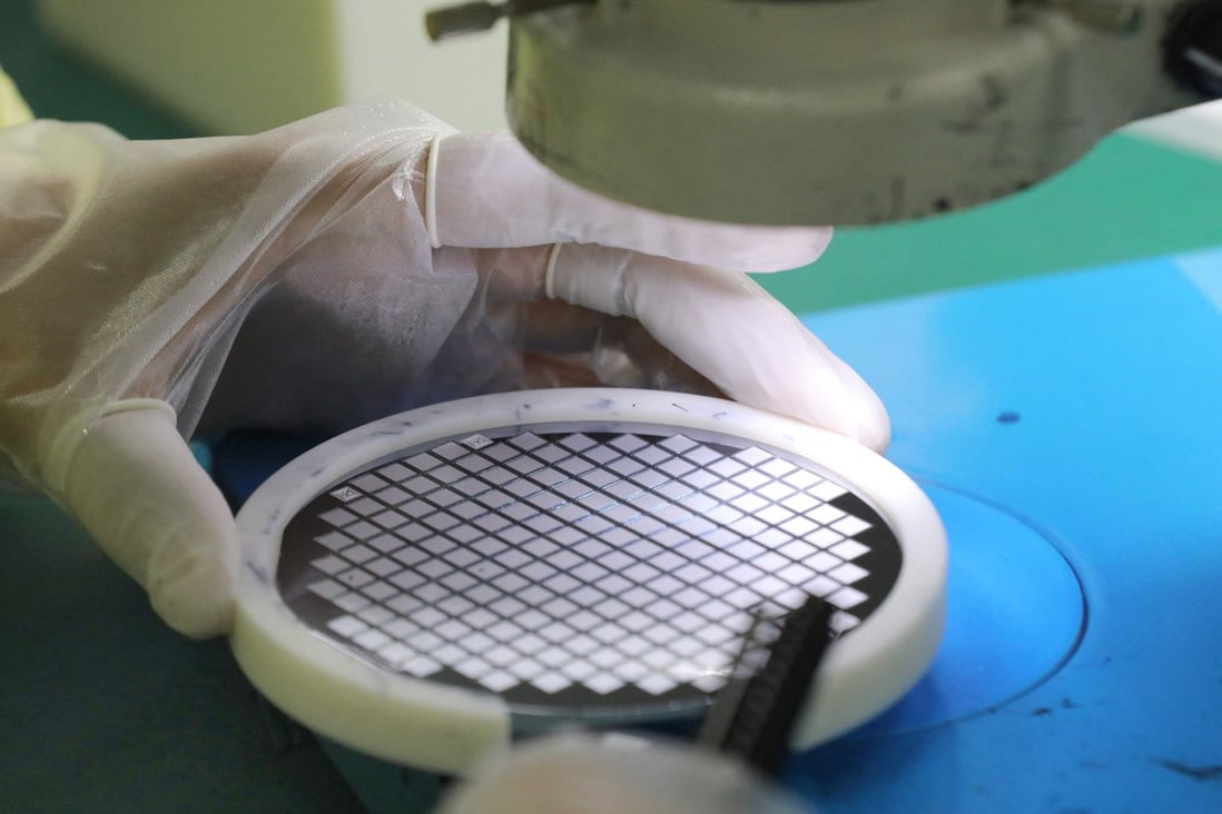 An employee makes a chip at a factory of Jiejie Semiconductor Company in Nantong, in China’s eastern Jiangsu province, on March 17, 2021. Photo: AFP