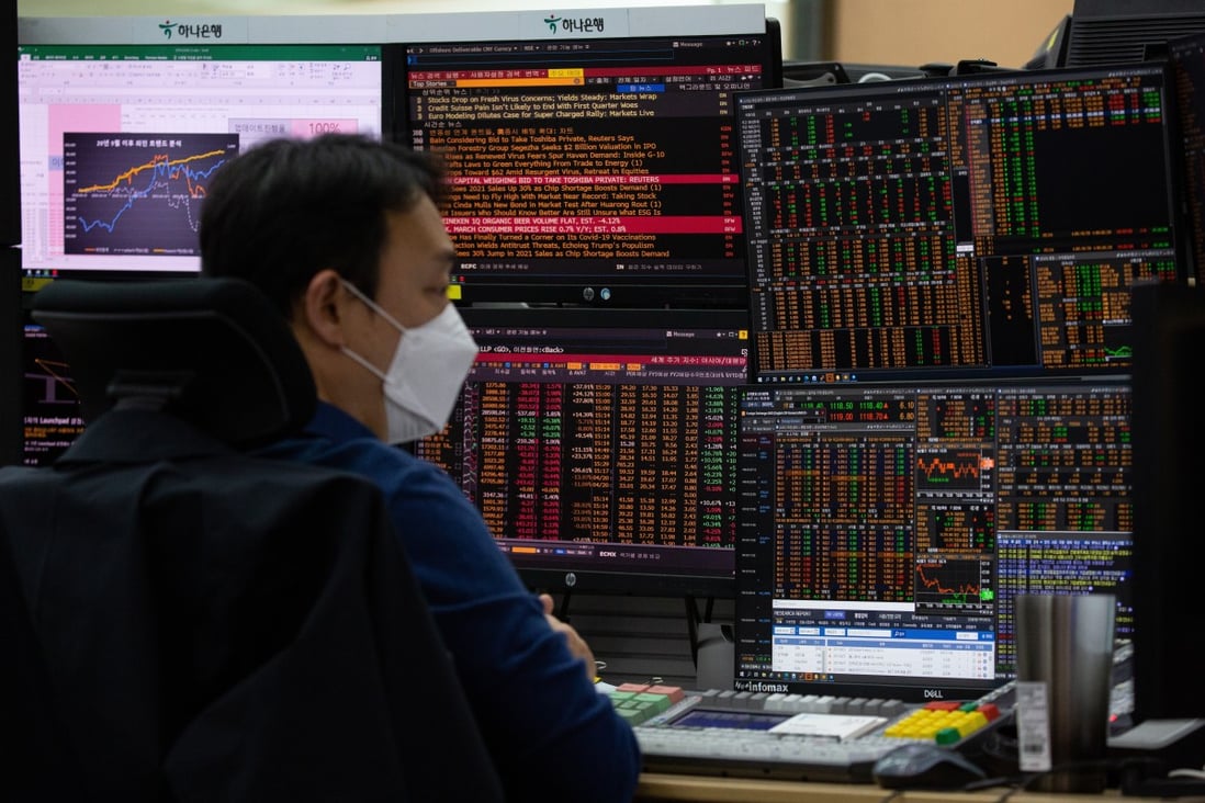 Hong Kong stocks hit twoweek high as Tencent recovers from panic
