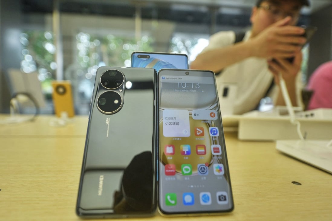 Huawei Technologies Co’s latest flagship smartphones, the P50 and P50 Pro, do not support 5G mobile connections, as the company continues to struggle with US trade sanctions. Photo: Agence France-Presse