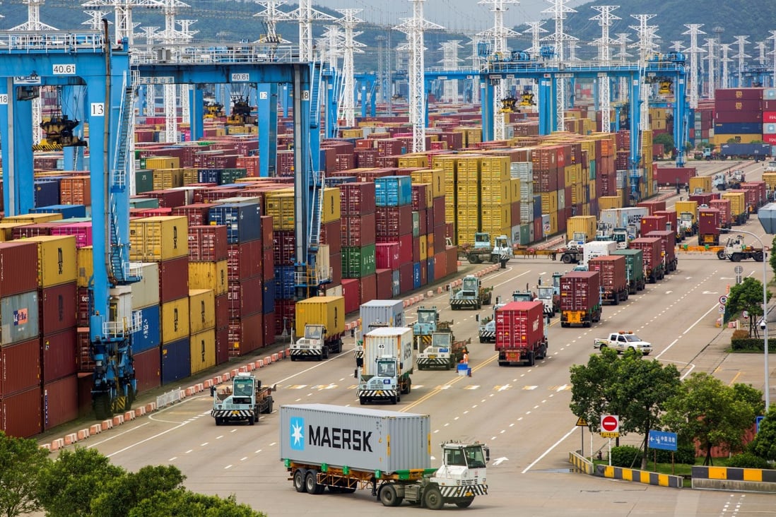 Lines of trucks are seen at a container terminal of Ningbo-Zhoushan Port in Zhejiang province, China, on August 15, 2021. Photo: Reuters