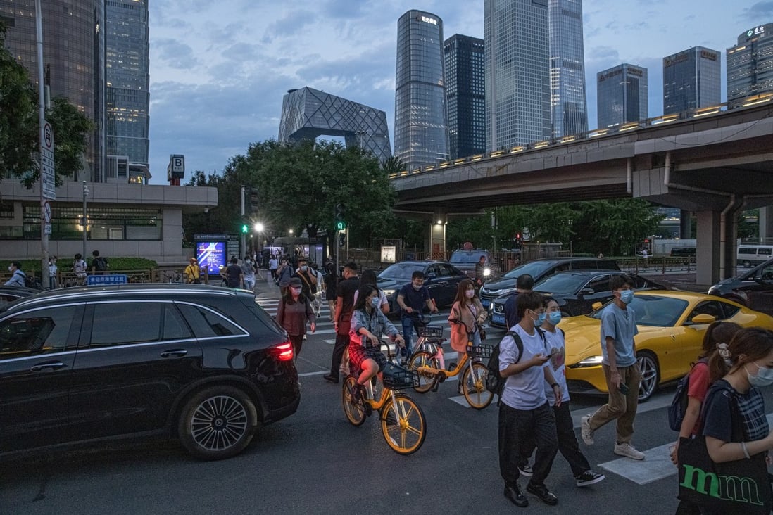 Rush hour in Beijing. A forum on National Low-Carbon Day unveiled an online platform that will let residents keep track of their carbon savings and quantify their emissions reductions in exchange for incentives and rewards. Photo: EPA-EFE