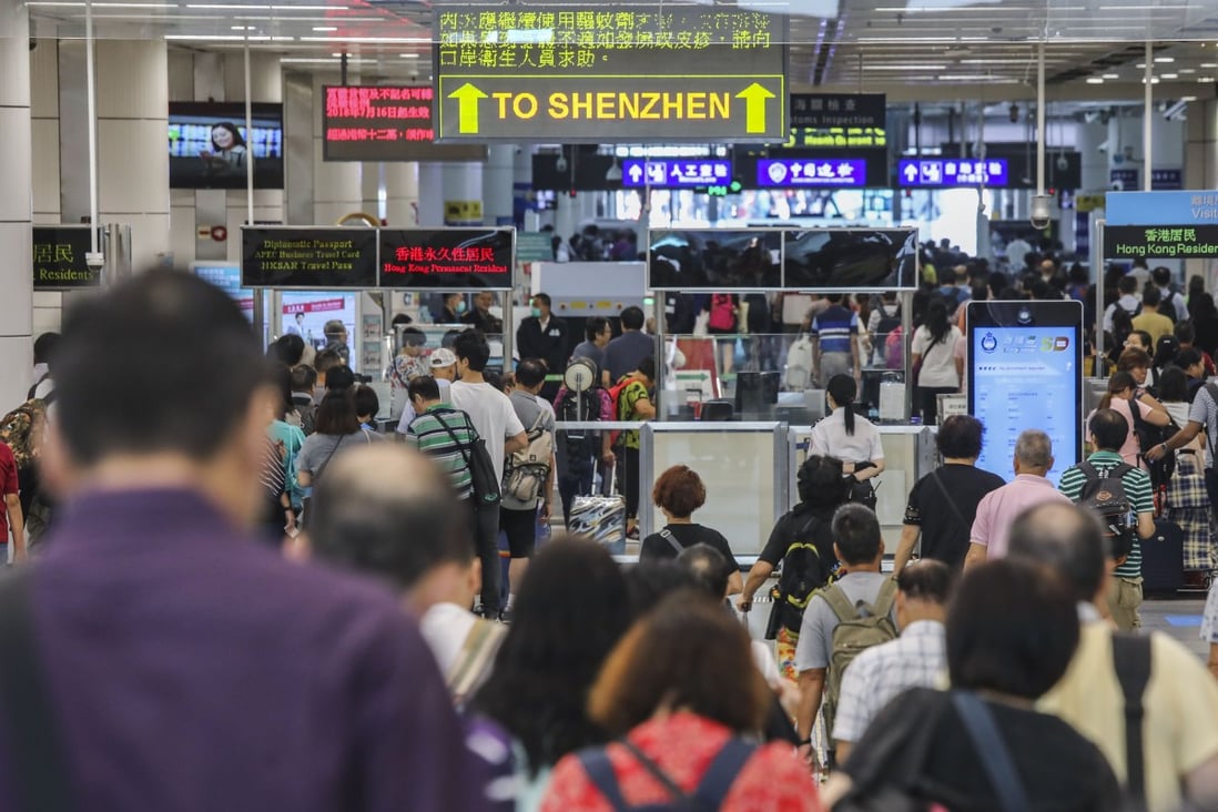 People pass through the Shenzhen Bay border checkpoint in 2018. A source has said it is unlikely that the border will be reopened before march. Photo: Dickson Lee