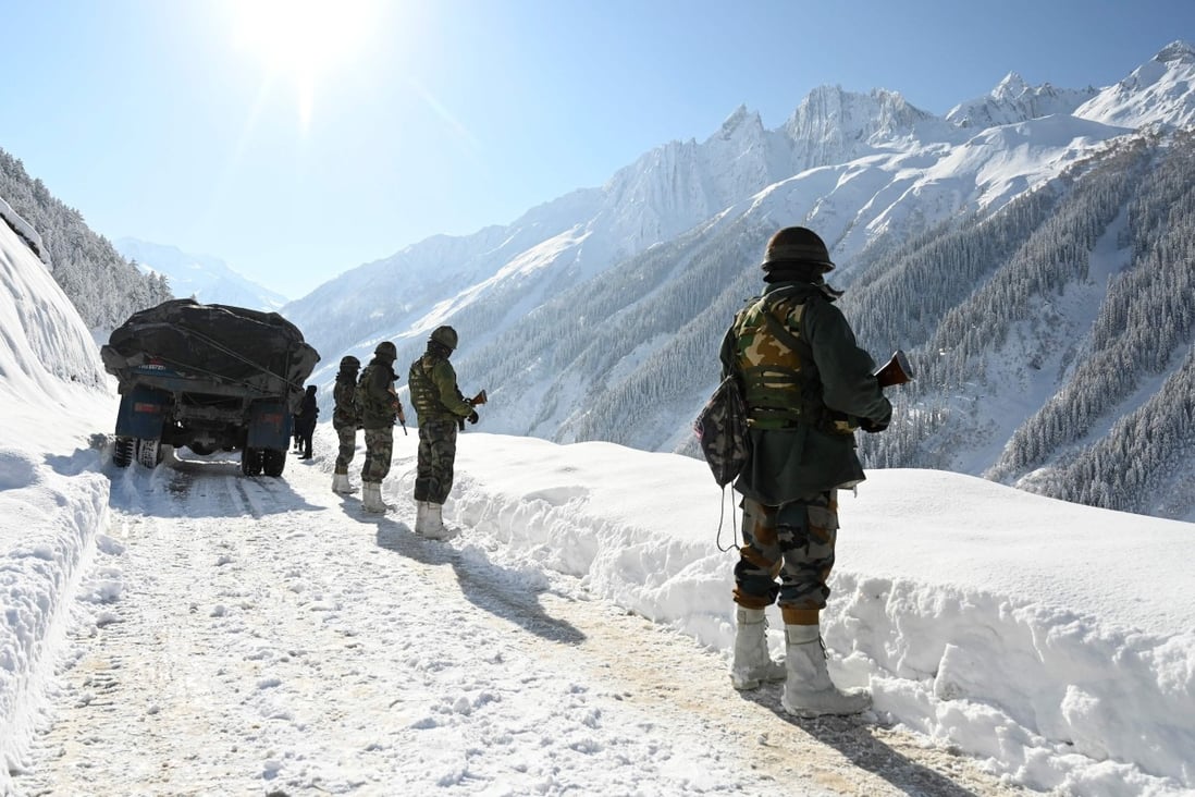 Indian army soldiers near a mountain pass connecting Srinagar to Ladakh, bordering China. Photo: AFP