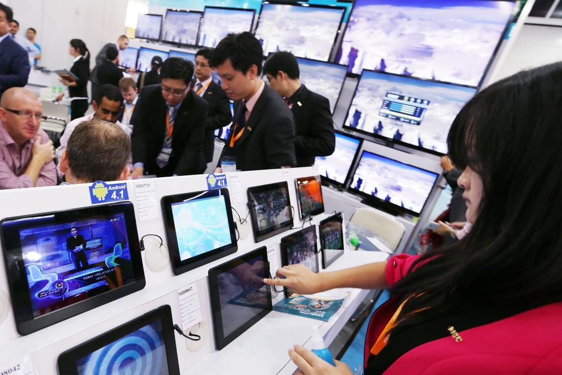 Visitors and buyers attend a previous edition of the Hong Kong Electronics Fair, before the coronavirus put a hamper on such business expos. Photo: Sam Tsang