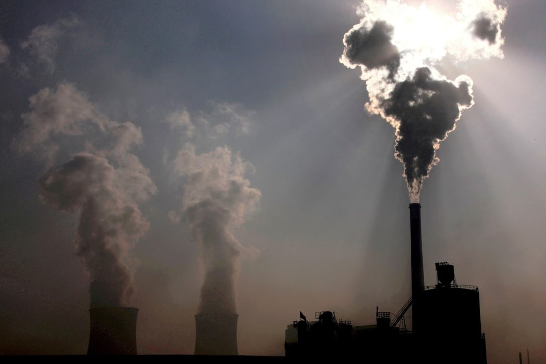 Smoke billows from a coal-burning power plant in China's Inner Mongolia autonomous region. Photo: Reuters