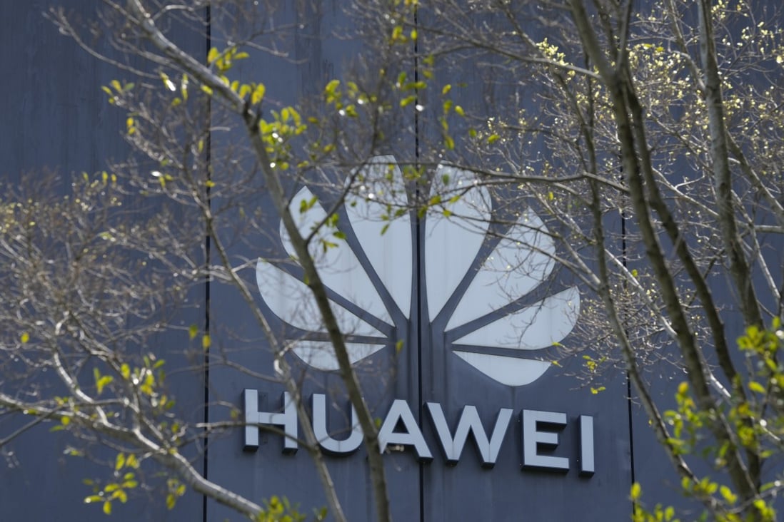 The Huawei Technologies Co logo is seen on a building inside the Chinese telecoms giant's main campus in Shenzhen on September 25, 2021. Photo: AP