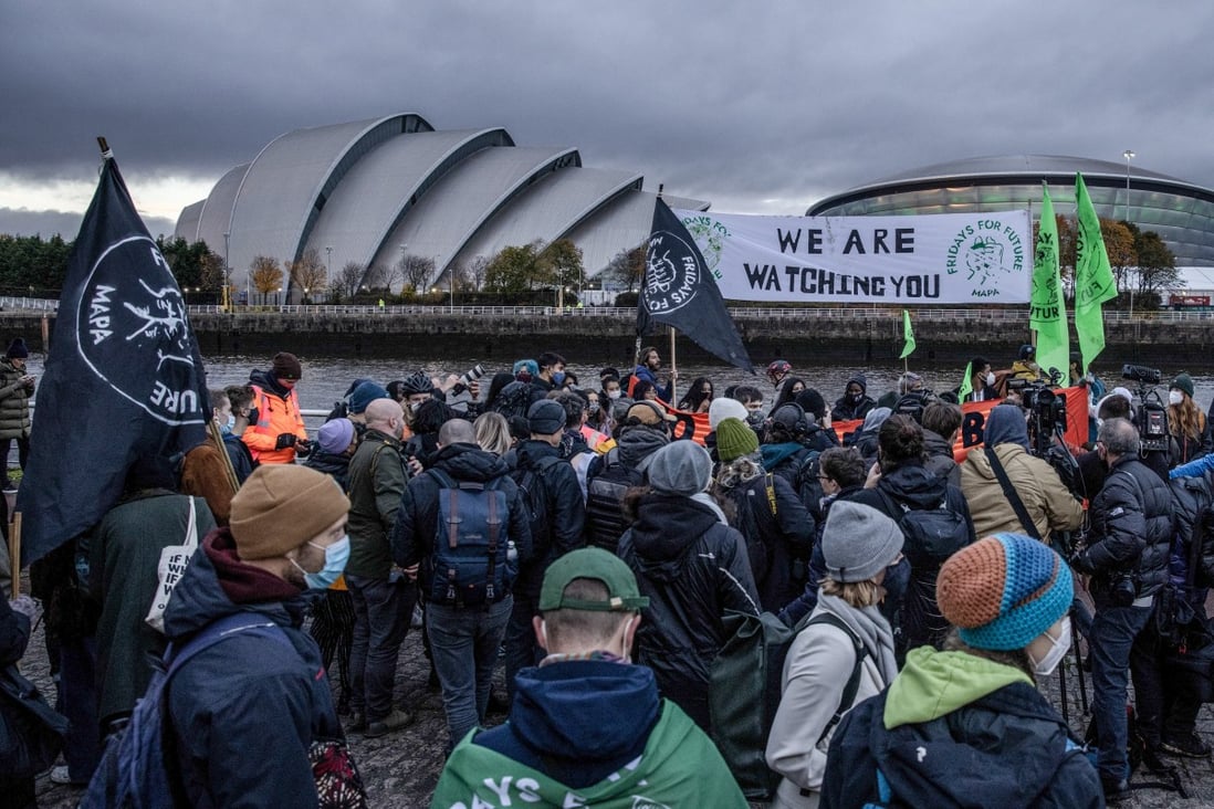 Activists protest outside the venue of the COP26 climate talks in Glasgow, UK, on November 1. Photo: Bloomberg