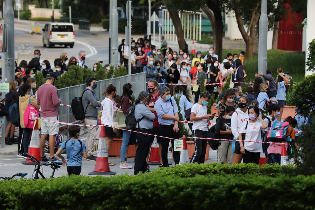 Long queues formed in Discovery Bay on Wednesday for mandatory testing. Photo: Felix Wong