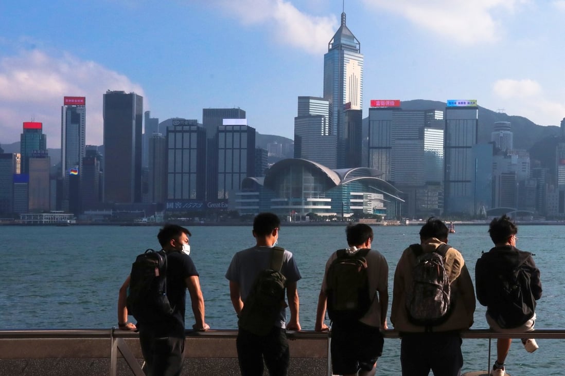 Workers in Hong Kong can expect to receive a 1.1 per cent salary increase once inflation of 2.1 per cent is taken into account. Photo: Felix Wong