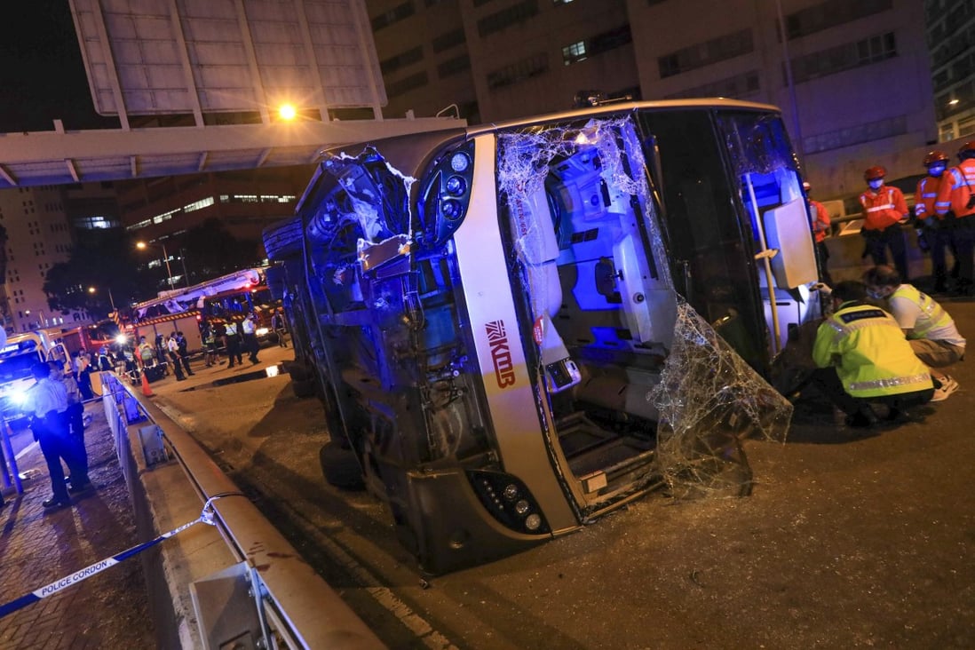 The bus overturned in Tai Wai shortly before midnight. Photo: Felix Wong