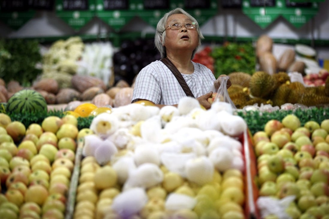 In richer Asian economies, like Singapore and Hong Kong, those struggling from rising food prices don’t always fit traditional profiles. Photo: Reuters