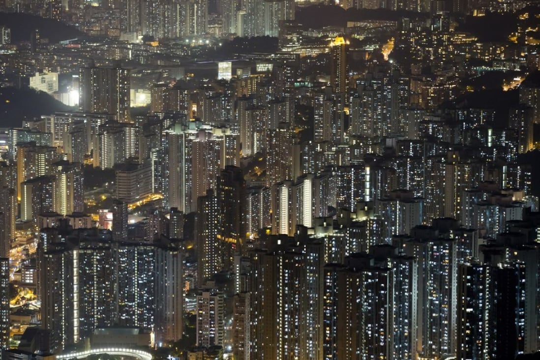 Centaline Property Agency forecasts home prices in Hong Kong to tumble 15 per cent this year. Photo: AP