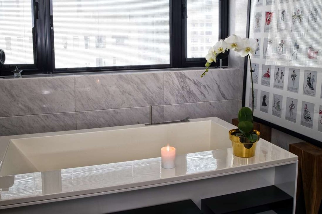 Hong Kong homeowners make bathtub their bathroom's crowning glory