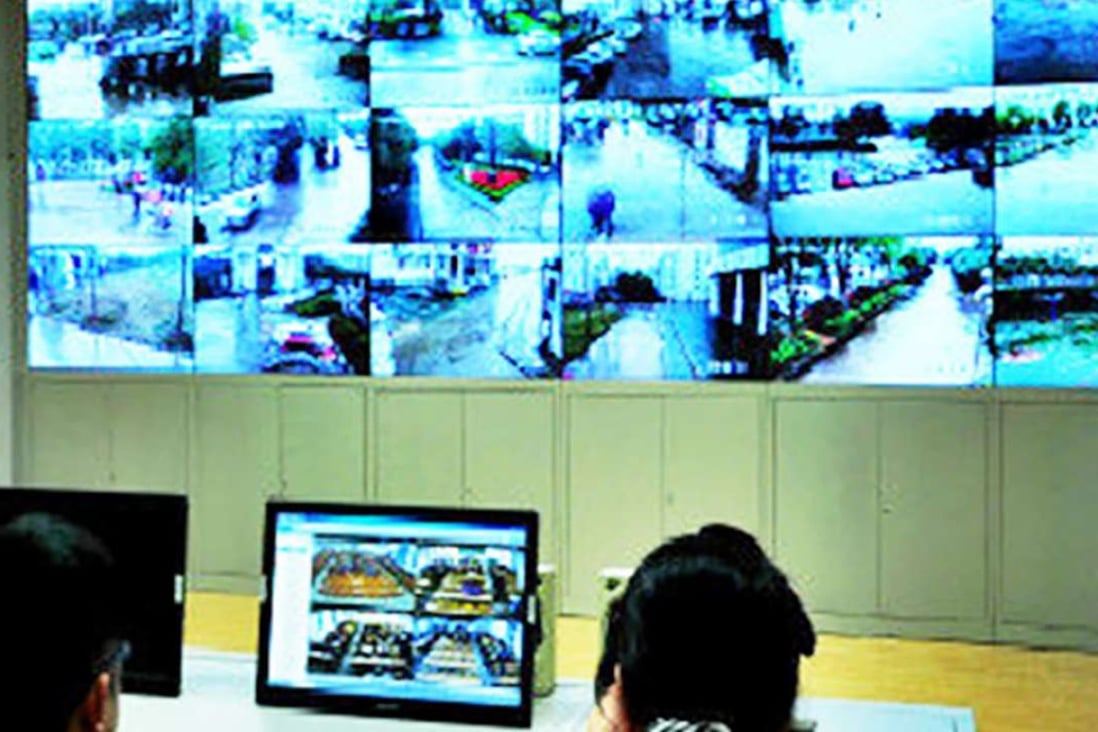 Staff monitoring the cameras. Photo: Thepaper.cn