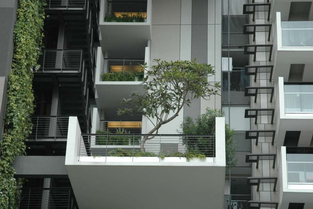 The Newton Suites residential complex in Singapore has impressed people with its abundant green features. Photo: Professor Jim Chi-yung