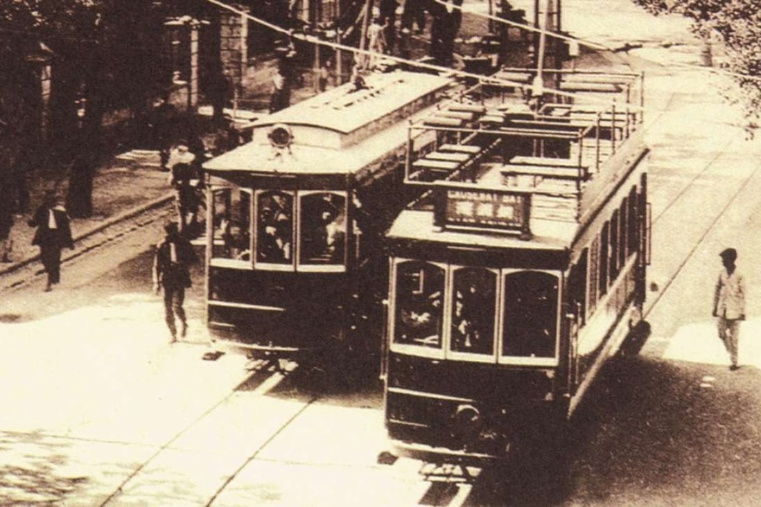 First- and second-generation trams on Arsenal Street, Admiralty in 1910.