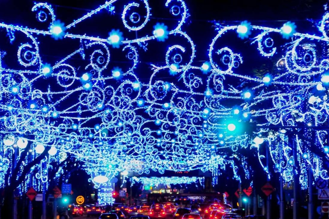 The annual Christmas Light-up on Orchard Roadok can be seen throughout November and December.