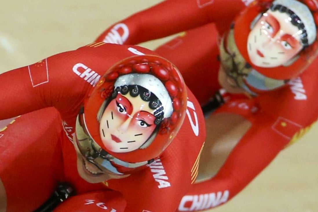 Gong Jinjie and Zhong Tianshi of China compete. Photo: Reuters