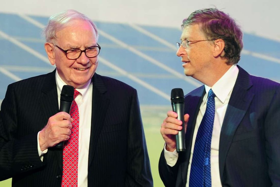 Two famous self-made billionaires: US businessmen Warren Buffett (left) and Microsoft founder Bill Gates (right). Photo: AFP