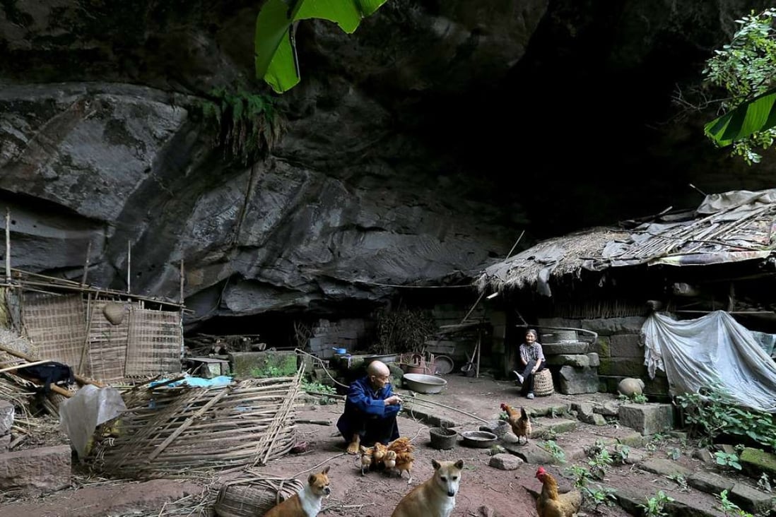 Liang Zifu, left, and The wife, 77-year-old Li Suying, have lived in their cave dwelling for nearly all of their 57 years of marriage. Photo: ChinaFotoPress
