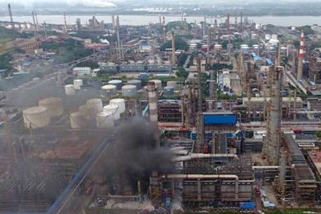 An explosion occurred at about 1.51pm at an oil refinery in Nanjing owned by China Petrochemical subsidiary Jinling Petrochemical. Photo: SCMP Pictures