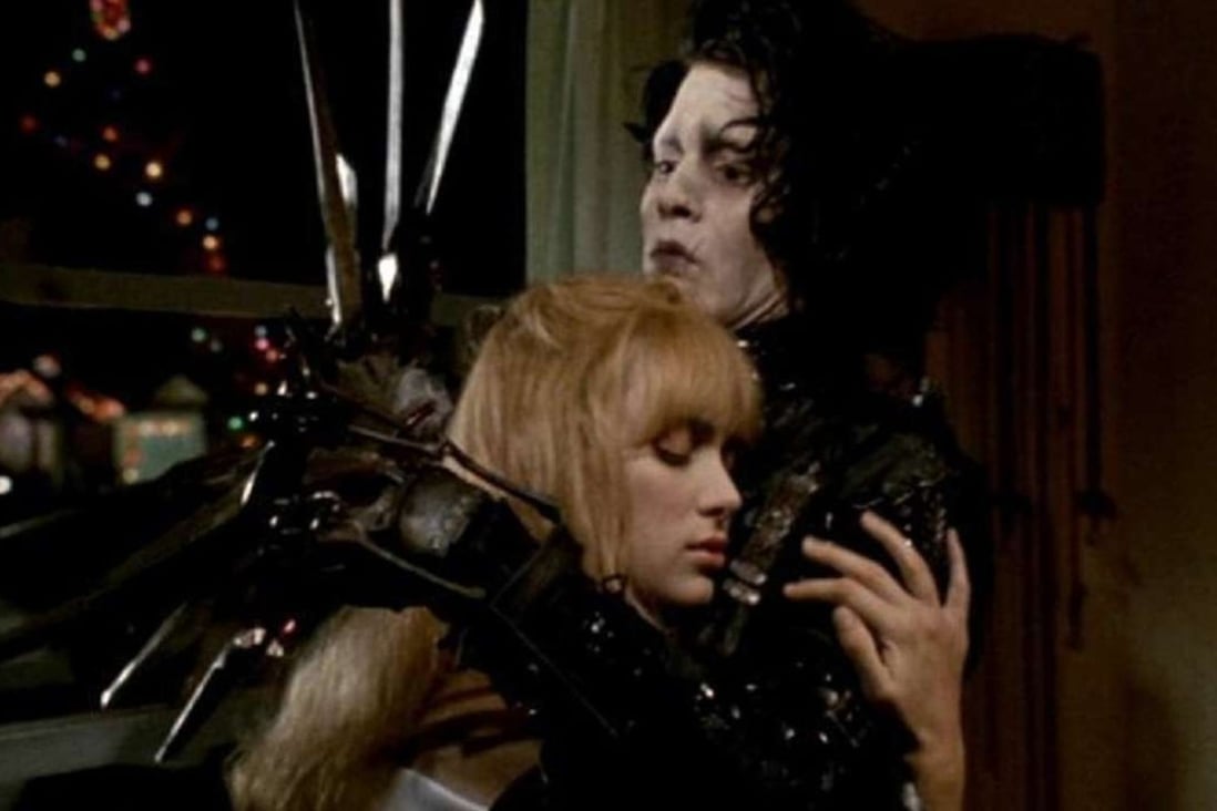 Johnny Depp and Winona Ryder in Edward Scissorhands (1990).