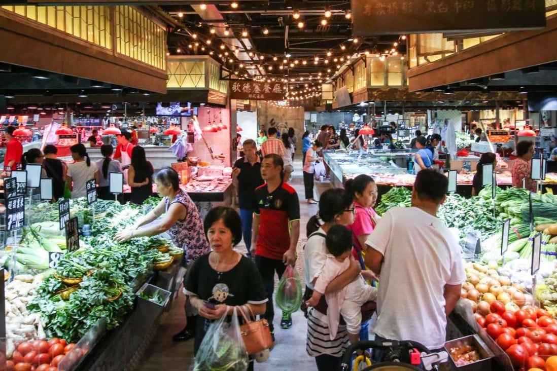 The recently refurbished Yat Tung Market in Tung Chung. Photo: Nora Tam
