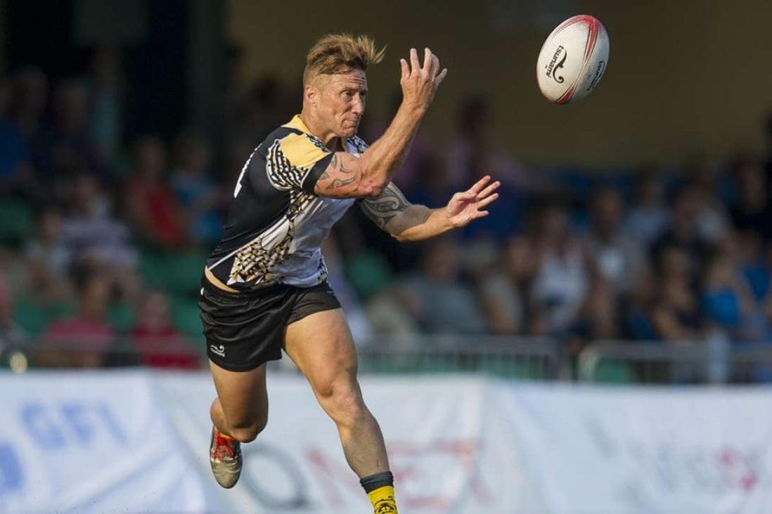 Kylem O’Donnell flicks a pass for Penguins at this year’s HKFC Tens. Photos: SCMP Pictures