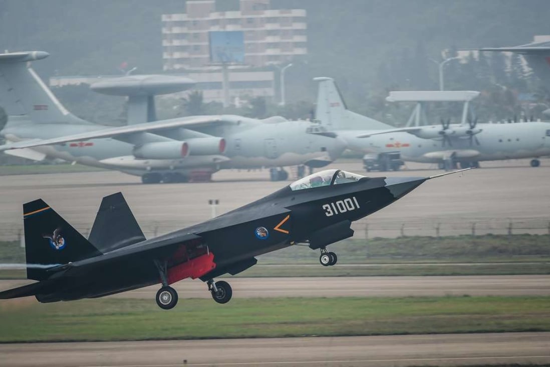 An earlier version of the J-31 stealth fighter pictured at the Zhuhai air show in southern China two years ago. Photo: Xinhua