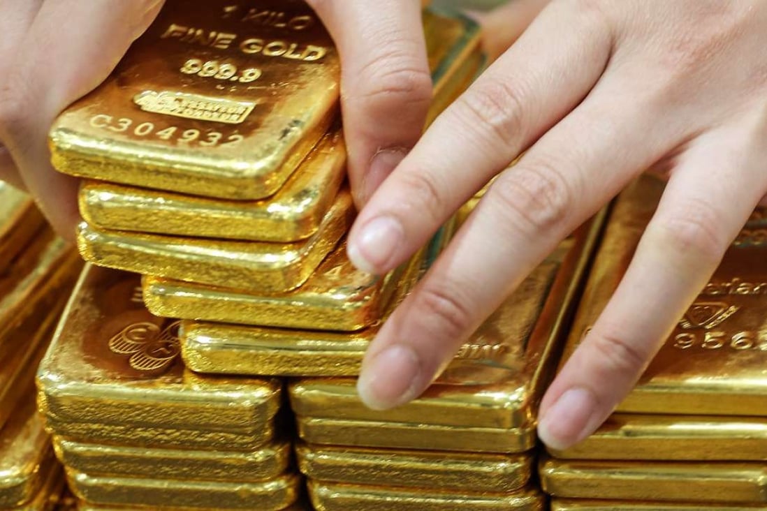 Swiss customs data shows that gold bullion exports to China rose to 158 tonnes in December from 30.6 tonnes in November. Photo: Bloomberg