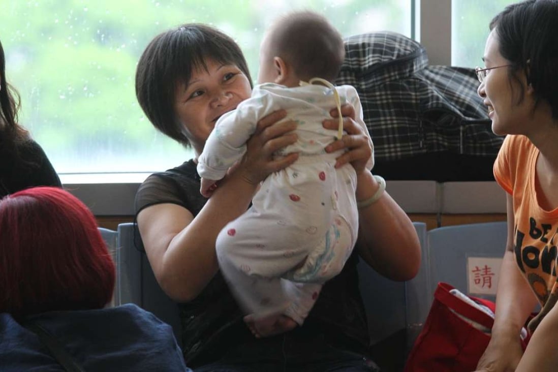The report said up to 25,000 mainland women a year should be allowed to give birth in Hong Kong. Photo: Dickson Lee