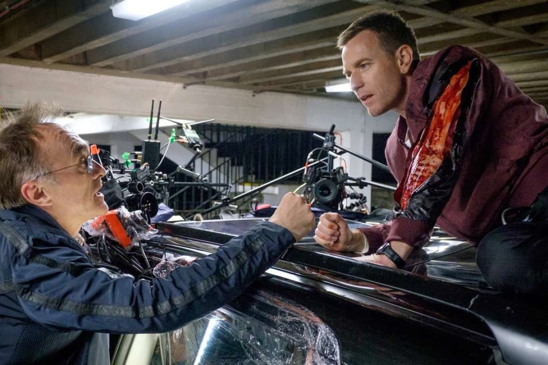 Director Danny Boyle and Ewan McGregor on the set of T2 Trainspotting.