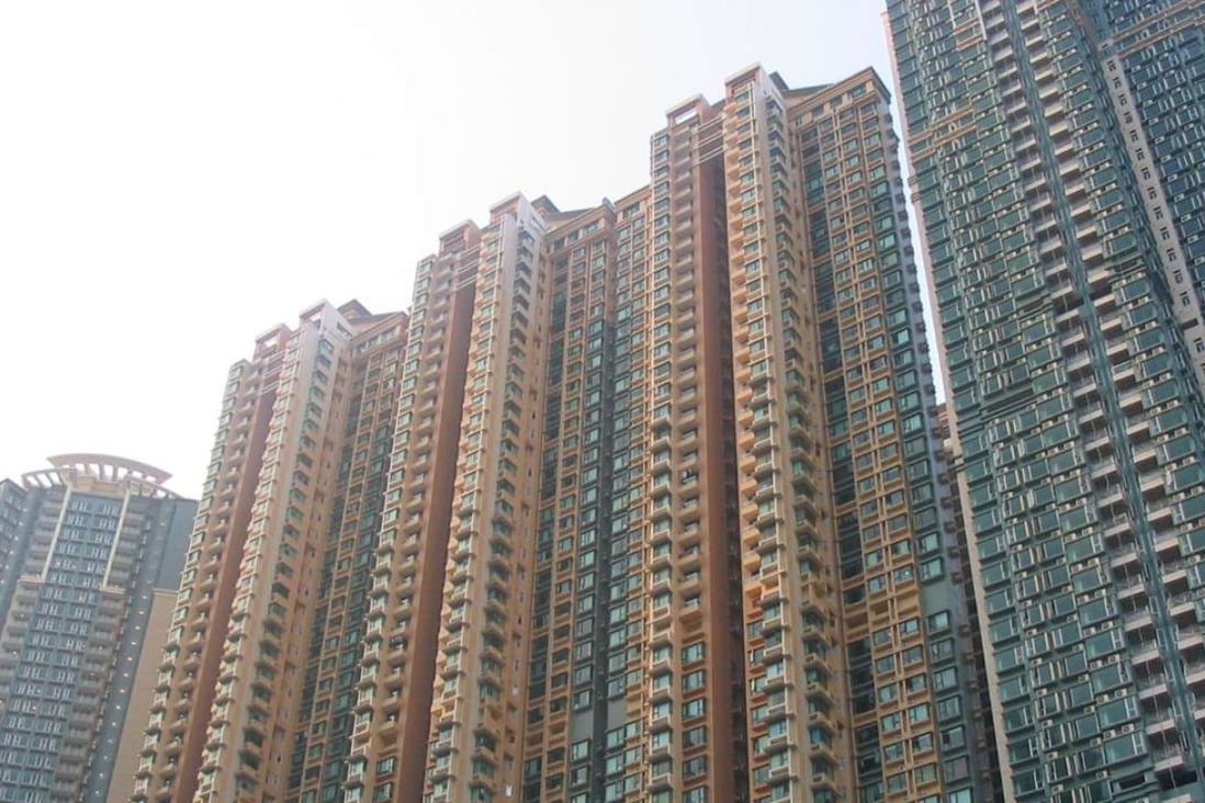 Banyan Garden, The Pacifica, AquaMarine and Liberté in Lai Chi Kok are collectively dubbed the “four little dragons” by estate agents, and together create a community favoured by middle-class families.