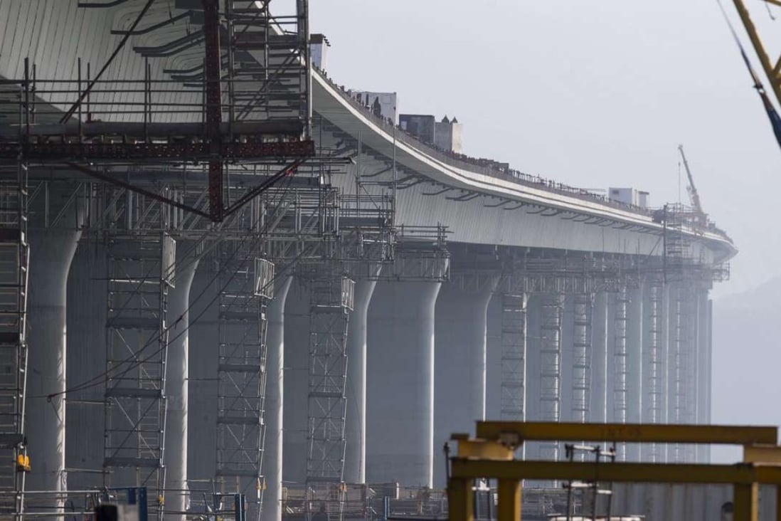Construction on the Hong Kong-Zhuhai-Macau Bridge. This 9 km section of the bridge is being built by two units of Bouygues Construction. The project is a series of bridges and tunnels 50 km long connecting Hong Kong with Macau and the city of Zhuhai in mainland China. Photo: EPA