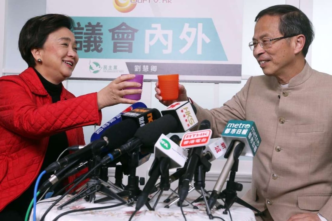 Emily Lau interviews former Legco president Jasper Tsang. Photo: K. Y. Cheng